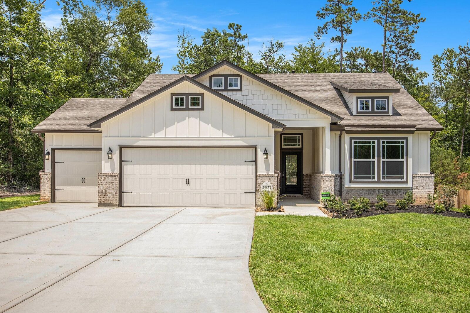 Property Photo:  2247 Riveroaks Drive  TX 77486 