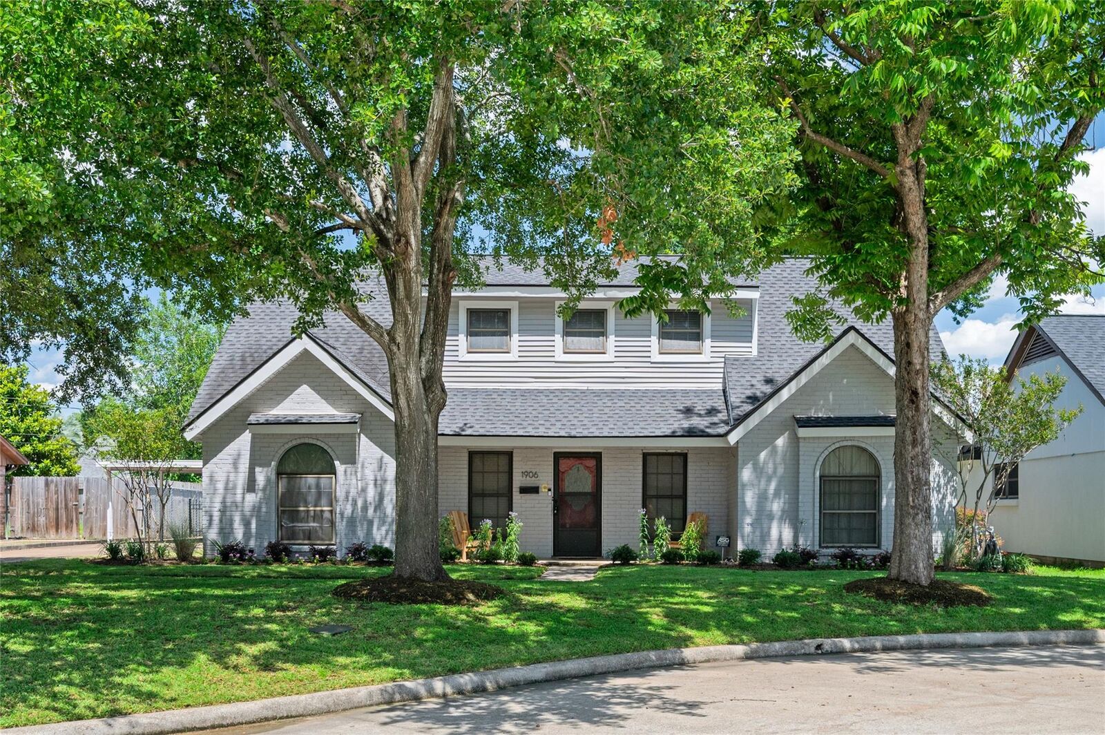 Property Photo:  1906 Spillers Lane  TX 77043 