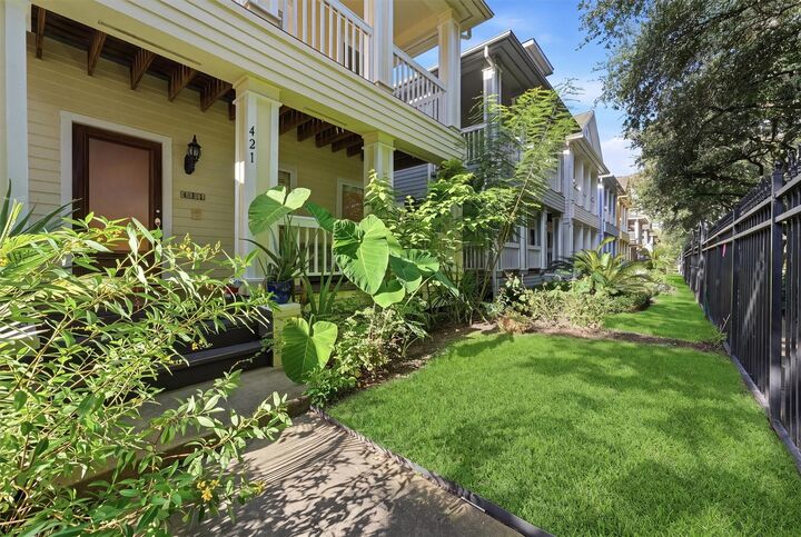 Property Photo:  421 Westmoreland Street  TX 77006 