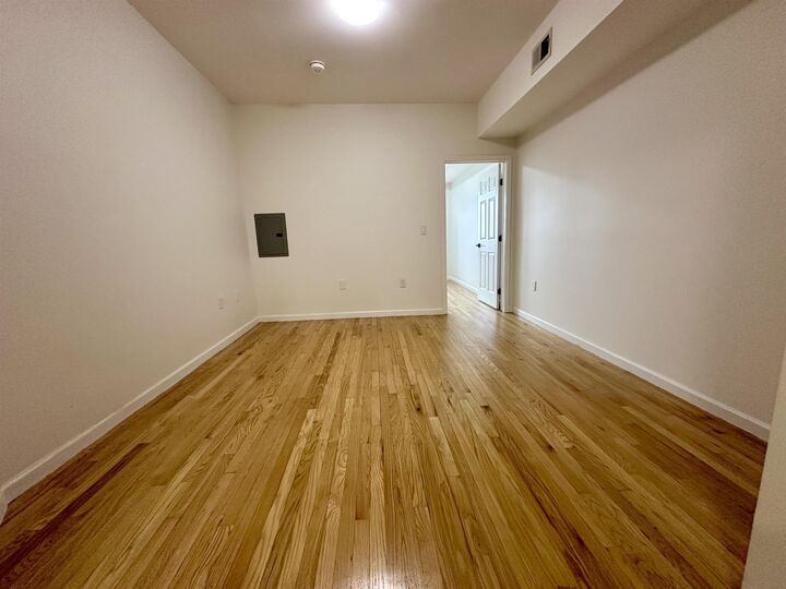 Property Photo:  3521 John F Kennedy Blvd 2R  NJ 07307 
