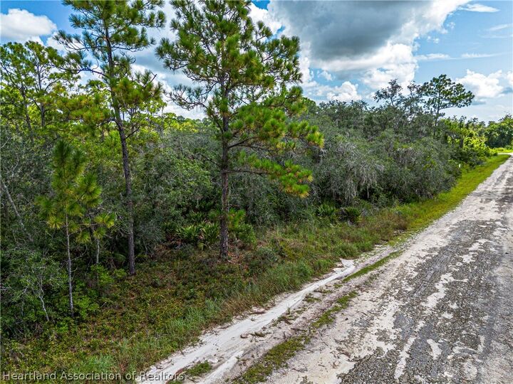 Property Photo: 3041 Cacao Road FL 33852