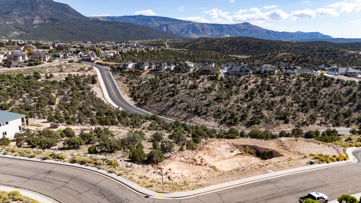 Property Photo:  387 S Carmel Ridge Cir  UT 84720 