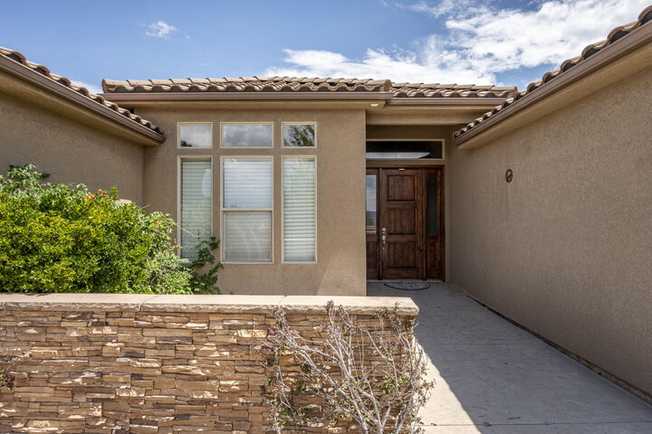 Property Photo:  1387 S Hillcrest Dr  UT 84720 