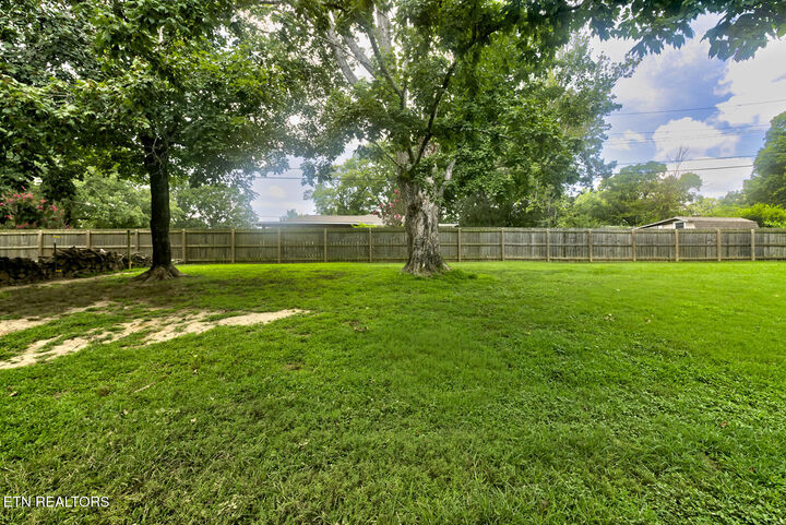 Property Photo:  112 S Hummingbird Lane  TN 37055 
