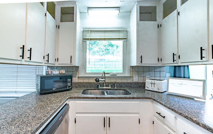 Property Photo:  112 S Hummingbird Lane  TN 37055 