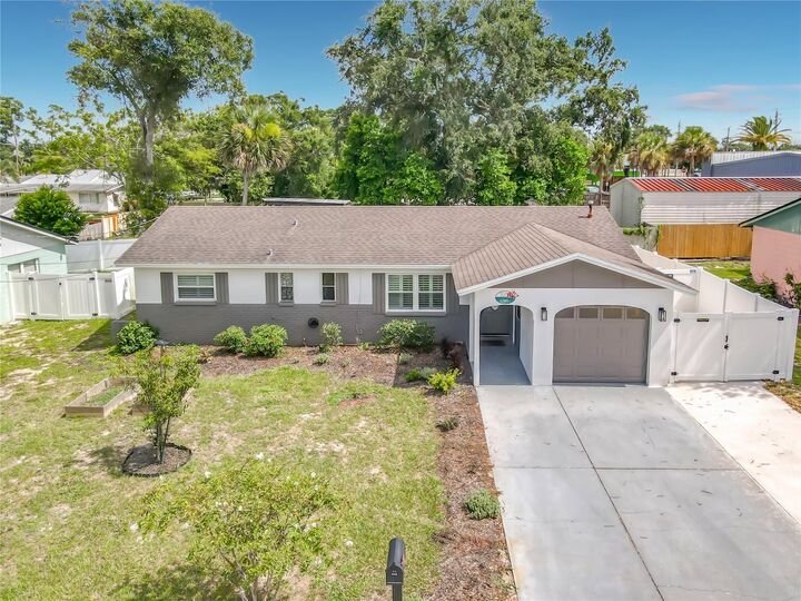 Property Photo: 108 Orange Avenue FL 32132