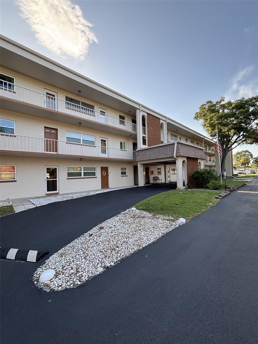 Property Photo:  5880 38th Avenue N 206  FL 33710 