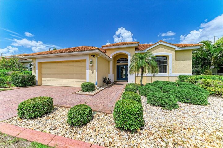 Property Photo:  6841 74th Street Circle E  FL 34203 