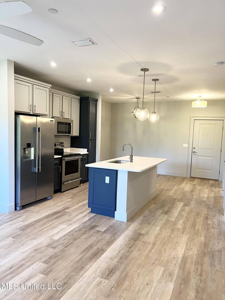 Property Photo:  2501 Bienville Boulevard  MS 39564 