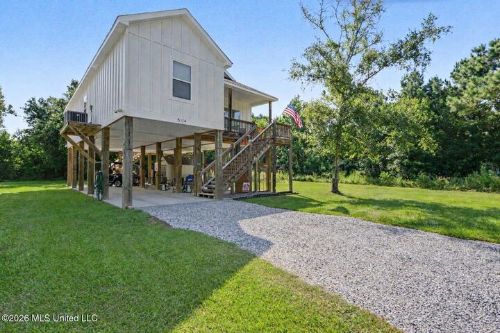 Property Photo:  5114 Oak Street  MS 39520 