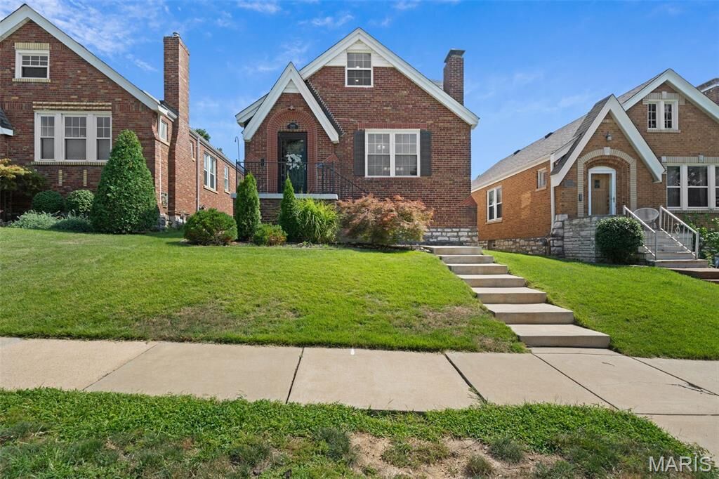 Property Photo: 5444 Tholozan Avenue MO 63109