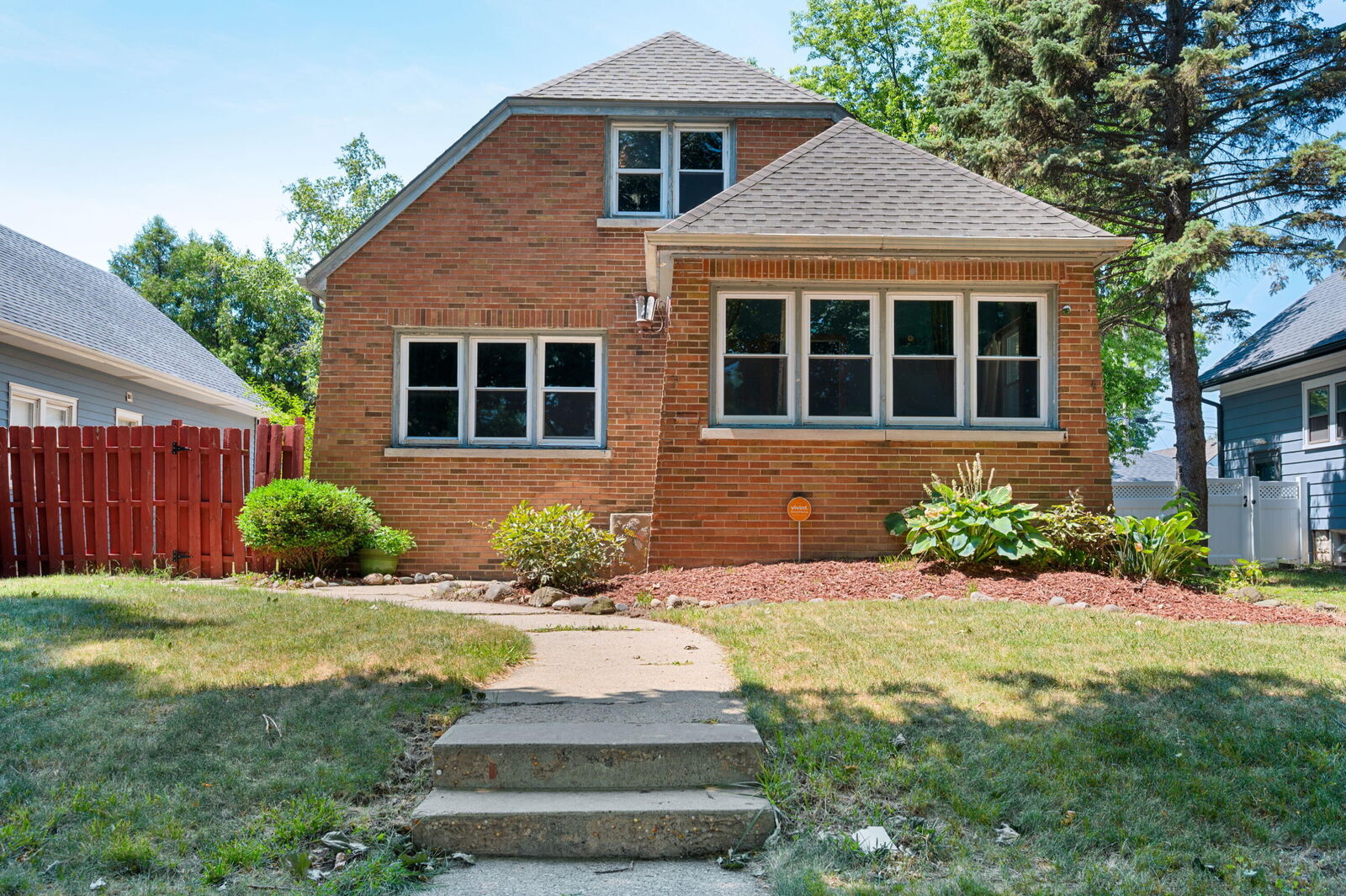 Property Photo: 5545 N 40th St WI 53209