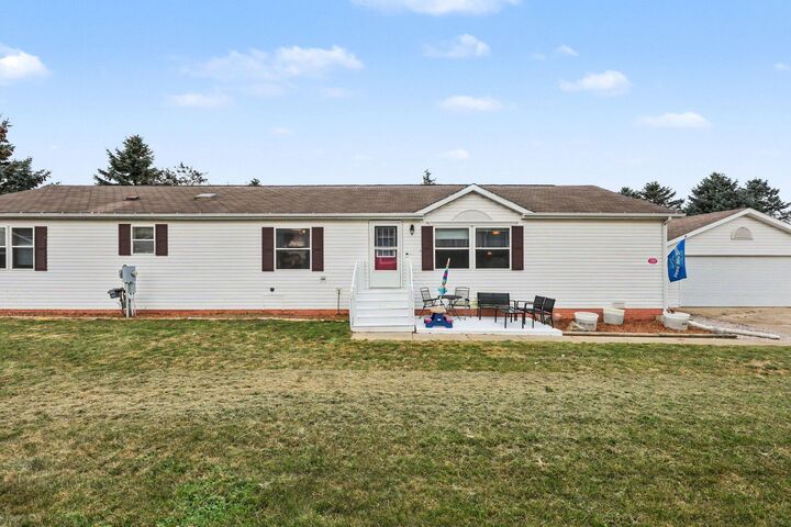 Property Photo: 1893 Lanark Court MI 49240
