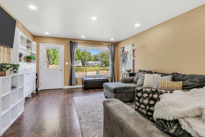 Property Photo:  492 Donin Drive  IL 60002 