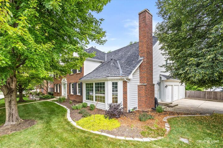 Property Photo: 1803 River Ridge Circle IL 60565