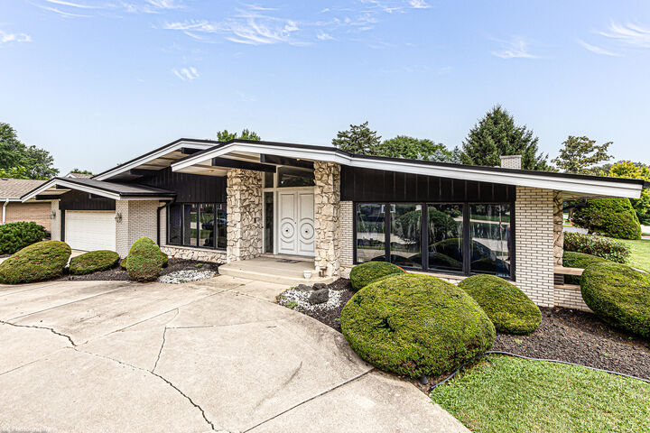 Property Photo:  12138 S Cheyenne Drive  IL 60463 