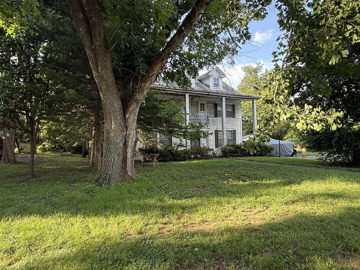 Property Photo:  508 W Oak Street  IL 62901 