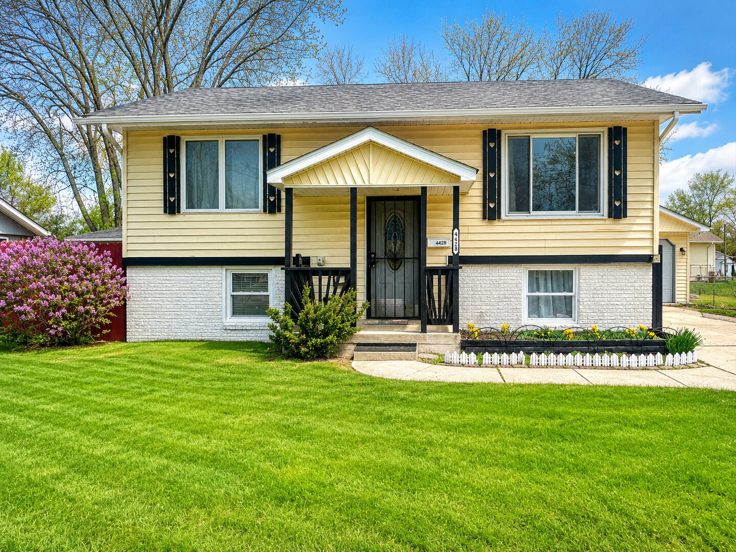 Property Photo: 4428 Poplar Avenue IL 60471