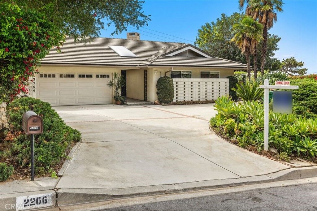 Property Photo:  2206 Canyon Road  CA 91006 