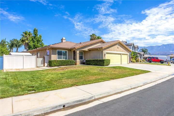 Property Photo: 1169 Gainsborough CA 92223