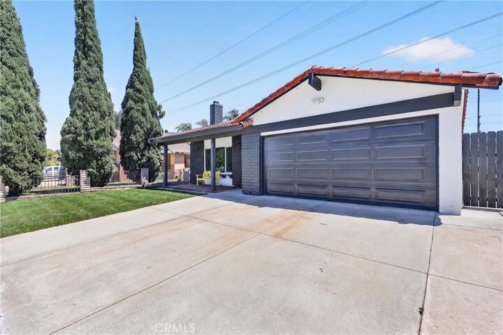 Property Photo:  12412 Viarna Street  CA 90703 