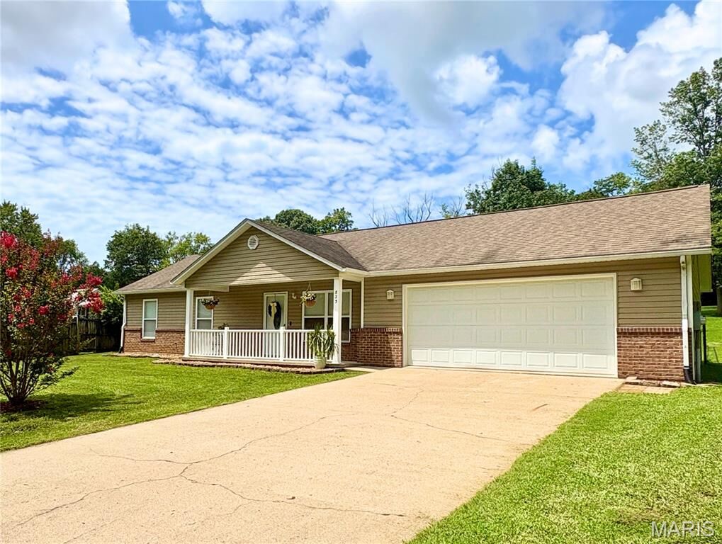 Property Photo:  823 W Rodney Drive  MO 63701 