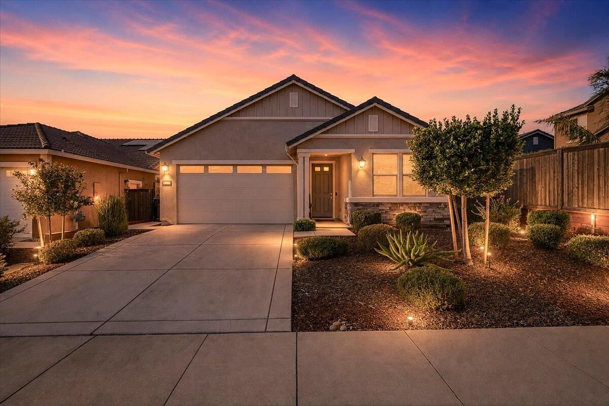 Property Photo:  12731 Montbrook Way  CA 95742 