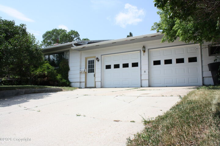 Property Photo:  405 W Hillcrest St -  WY 82729 