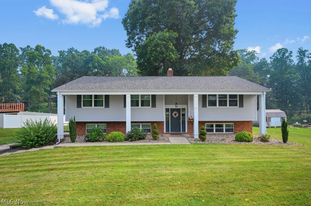 Property Photo:  122 Oak Drive  WV 26104 