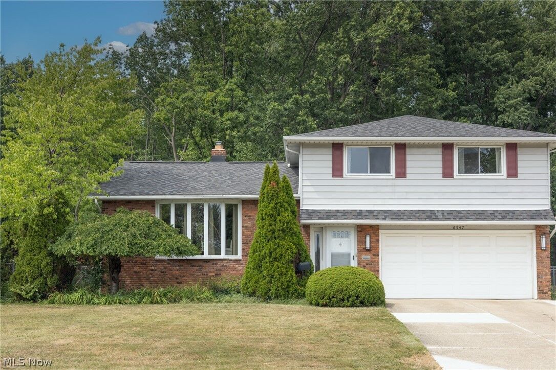 Property Photo:  6547 Vallevista Drive  OH 44124 