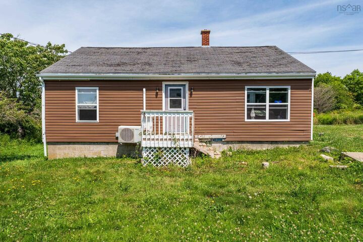 24 Doucet Wharf Road — photo 1