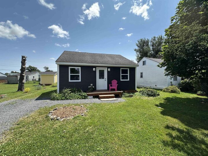 Property Photo: 173 Oak Street NS B0N 1C0