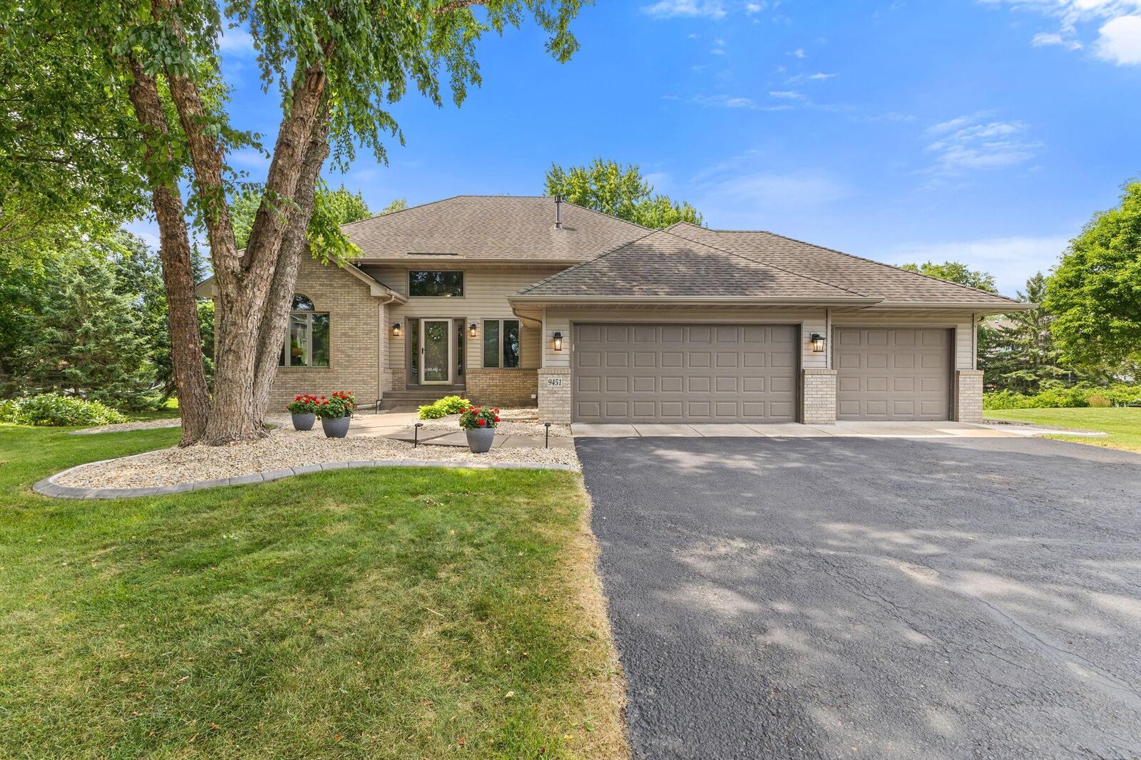 Property Photo:  9451 White Oaks Trail N  MN 55316 