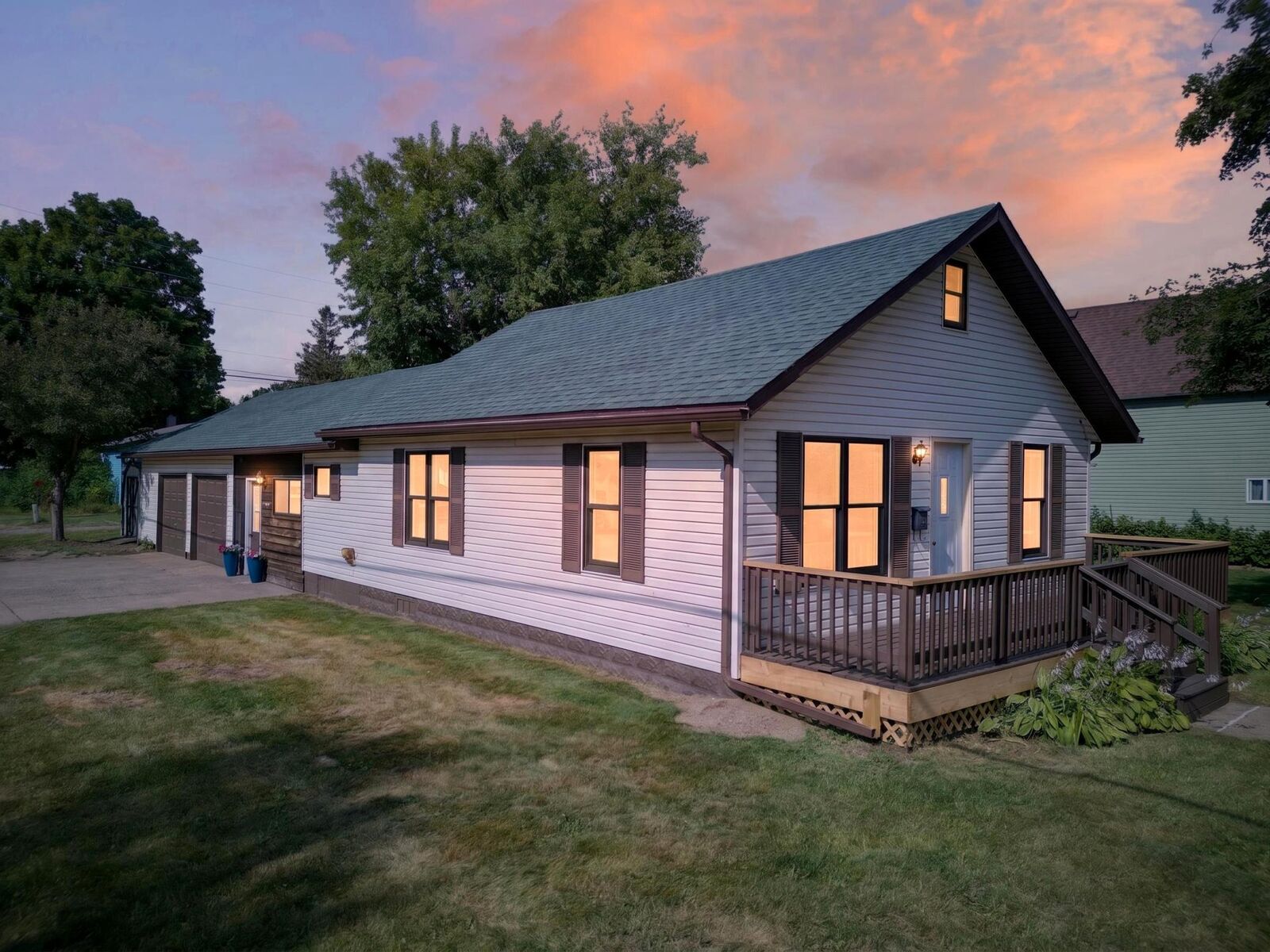 Property Photo: 201 4th Street NE MN 56441