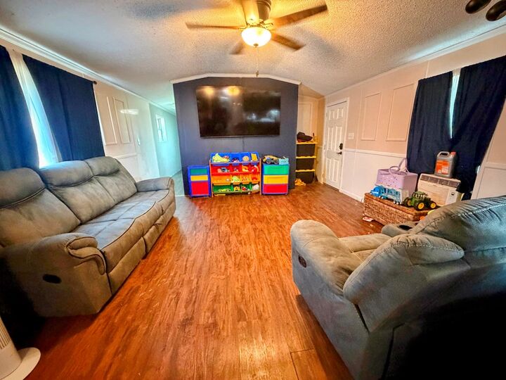 Property Photo: 404 S Linville Street MO 63537