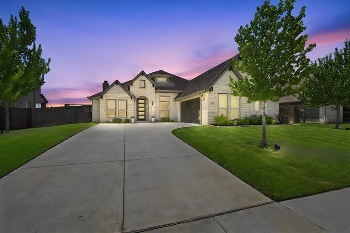Property Photo:  4809 Windfern Way  TX 76065 