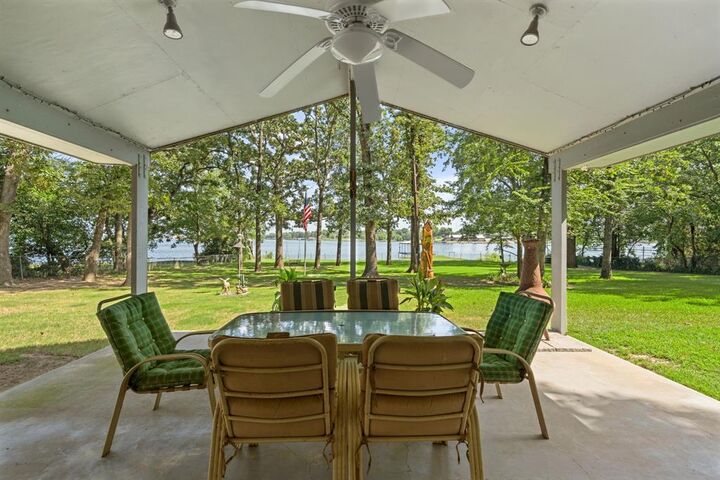 Property Photo:  3935 Autumn Point Drive  TX 75169 