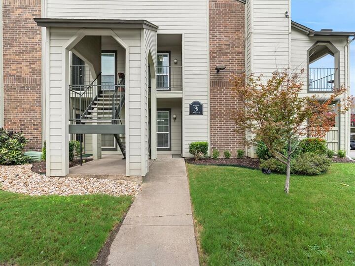 Property Photo:  5981 Arapaho Road 303  TX 75248 