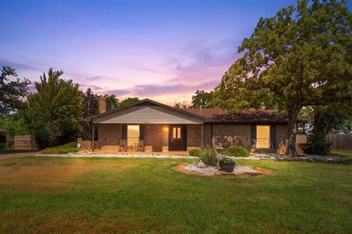 Property Photo: 706 Squires Lane TX 76227