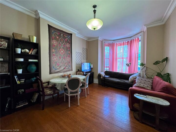Property Photo:  127 Jackson Street W 1  ON L8P 1L6 
