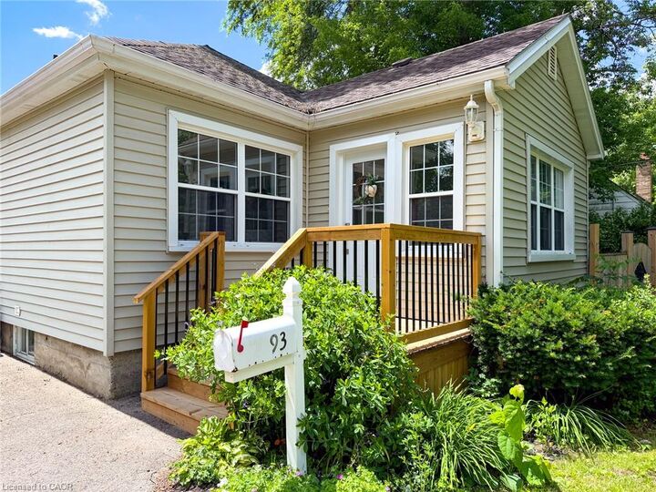 Property Photo: 93 Barnes Avenue ON N3R 4Y9
