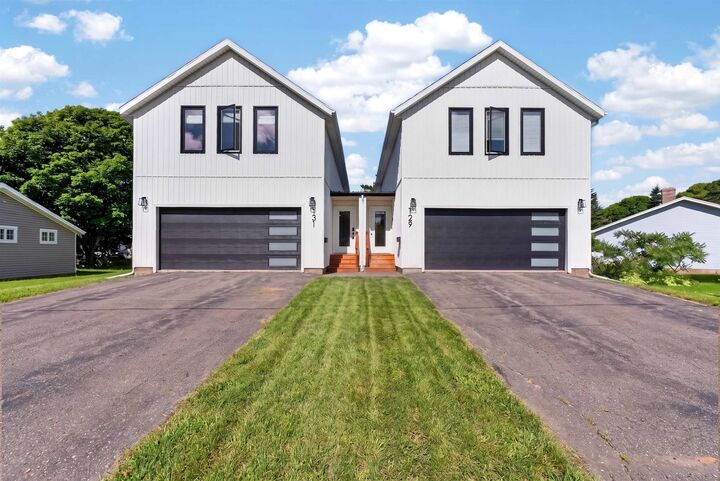 131 South Drive — photo 1
