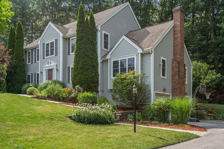 Property Photo:  7 Evergreen Ln  MA 01518 