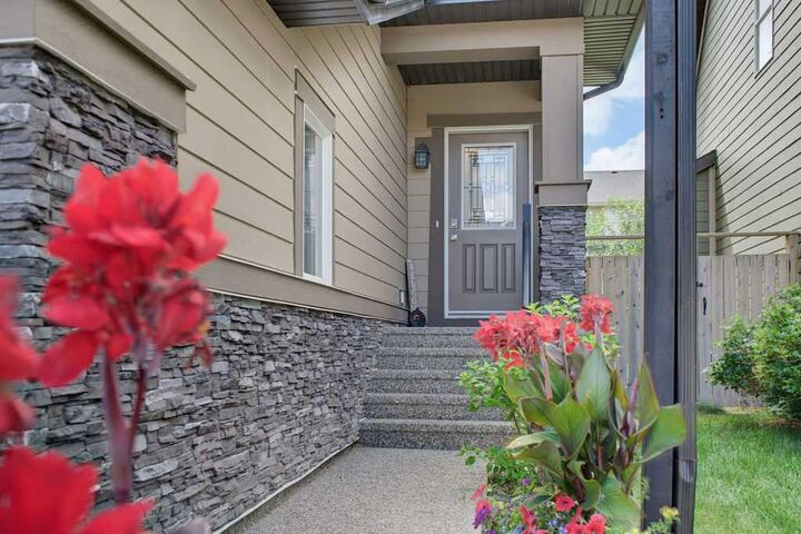 Property Photo: 145 Sunset Manor AB T4C 0N2