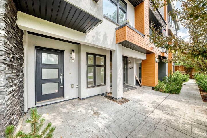 Property Photo: 1632 20 Avenue NW 108 AB T2M 1G8