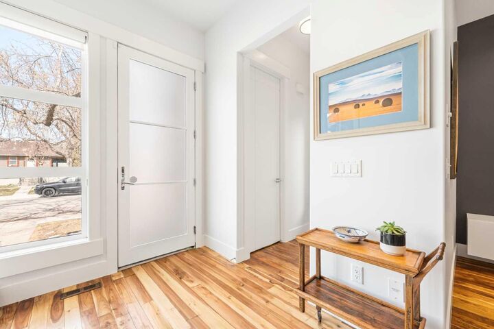 Property Photo: 2027 42 Avenue SW AB T2T 2M8