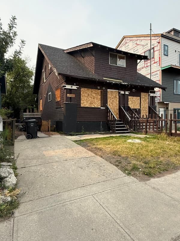 Property Photo: 1703 12 Avenue SW AB T3C 0R5