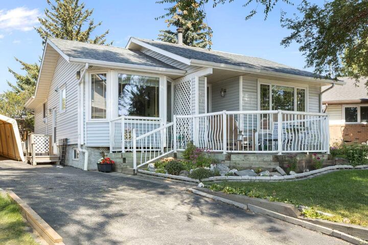 243 Radcliffe Place SE — photo 1