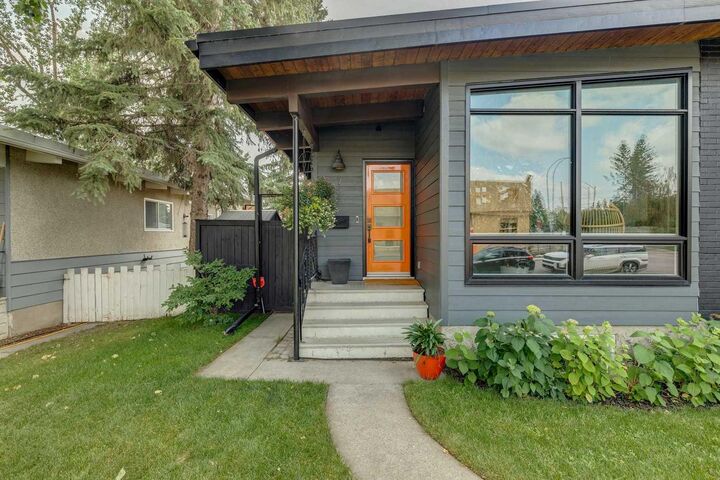 Property Photo: 735 53 Avenue SW AB T2V 0C4
