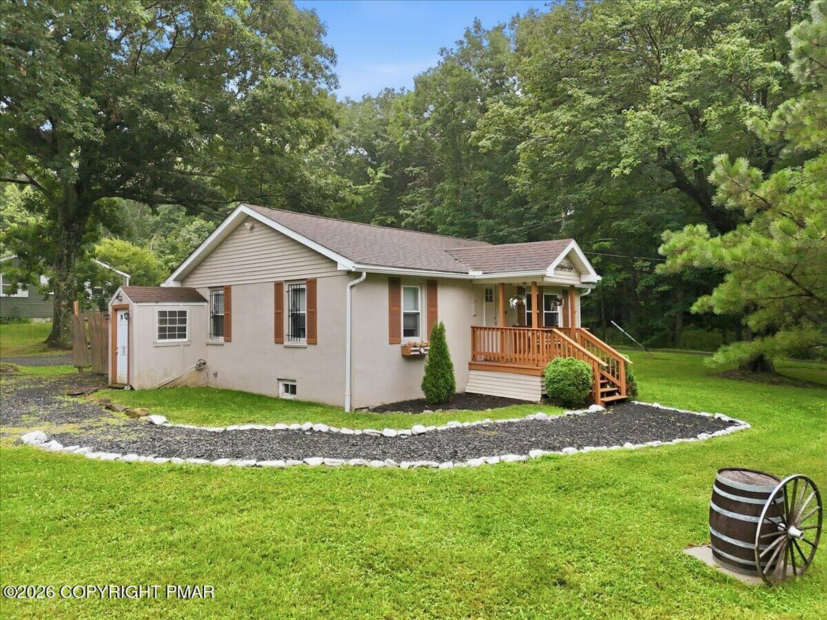 Property Photo:  332 Route 390  PA 18326 